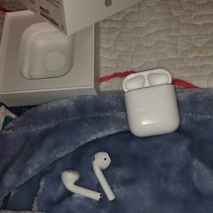 BRAND NEW APPLE AIRPODS